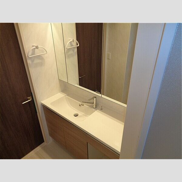 イフィセント港南台205号室 洗髪洗面化粧台