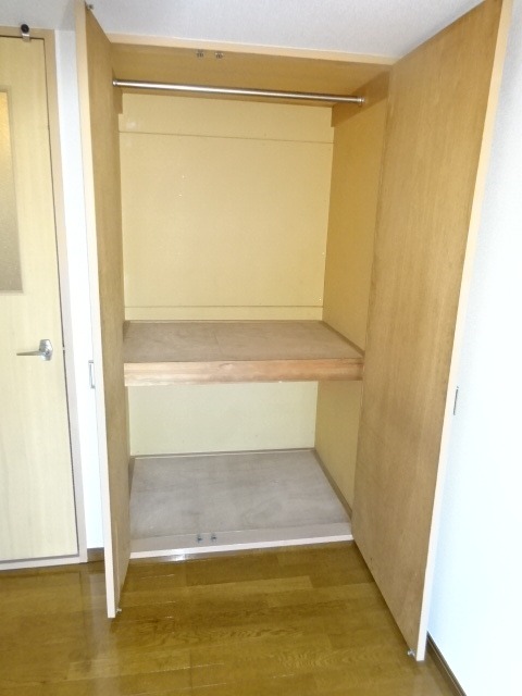 ビューティフルハイツB 収納