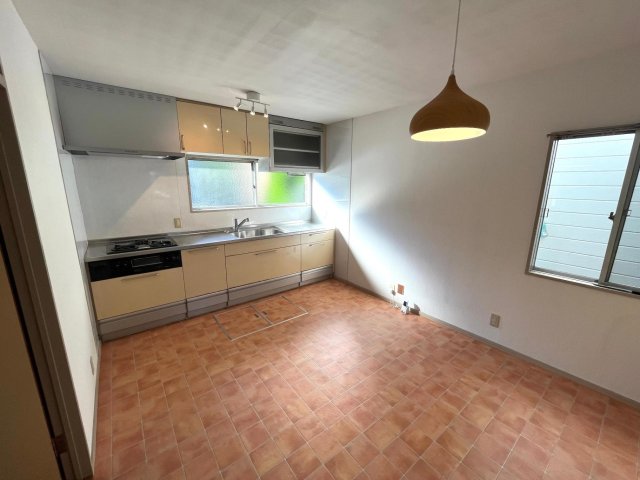 相模原市緑区又野戸建て 広々システムキッチン