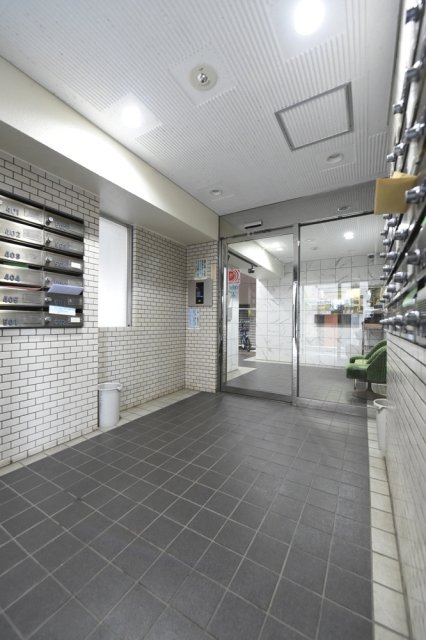 フローラル上野松が谷6階 エントランス