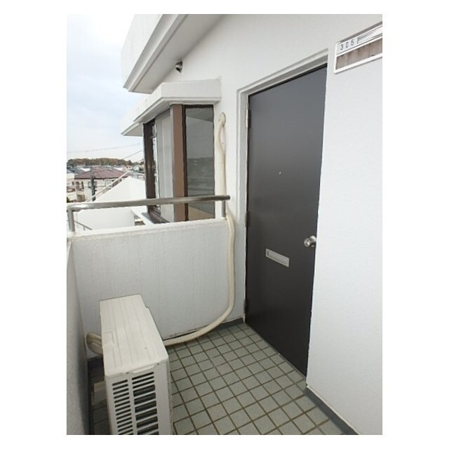 ロイヤルプラザ湘南305号室 内観