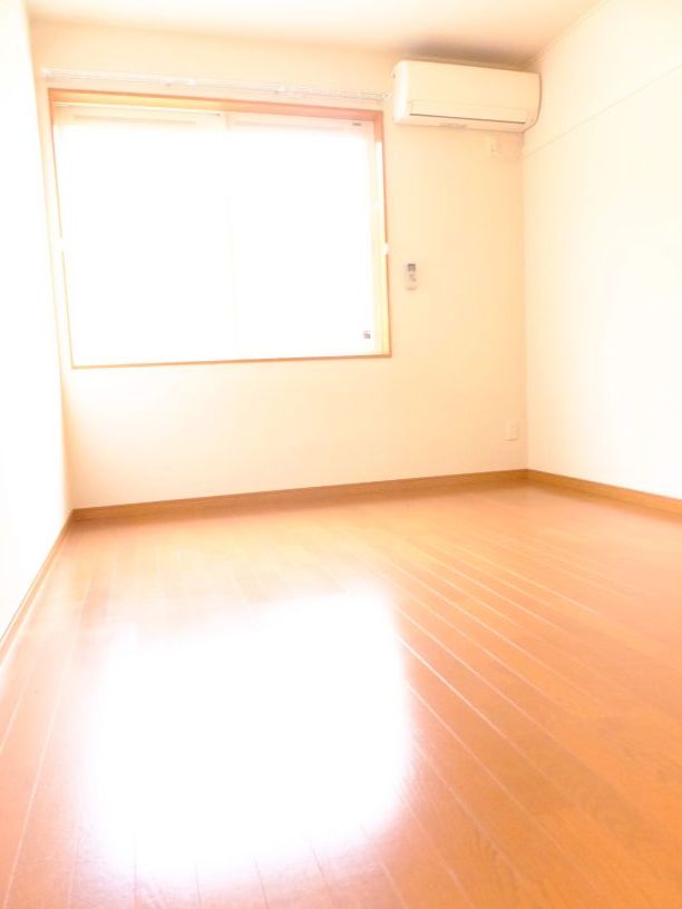 レオパレス黎 寝室