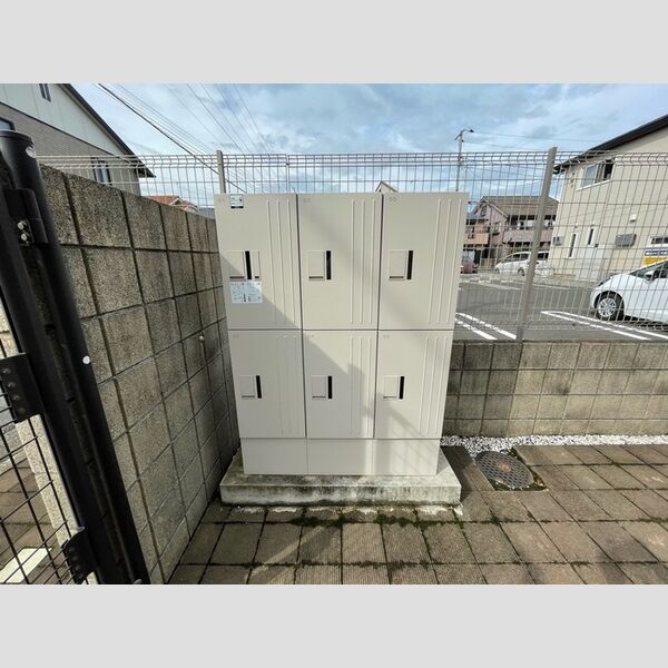 アステール 宅配ボックス