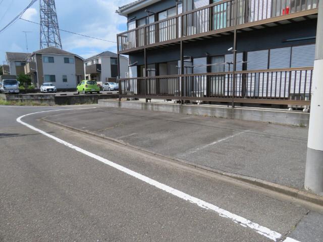 サンハイムK 駐車場