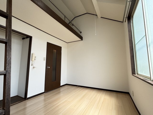 ルーブル喜多見0201号室 リビング