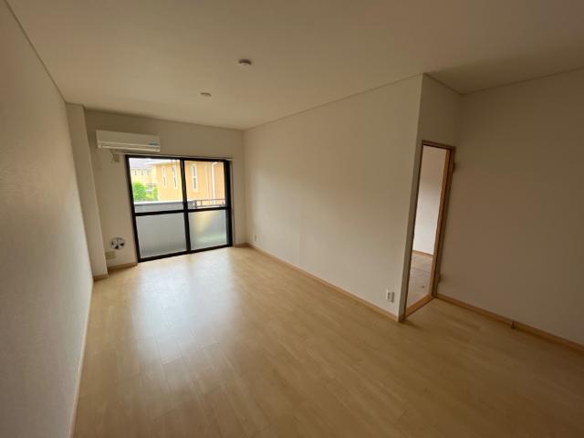 グリーンプレイス205号室 リビング