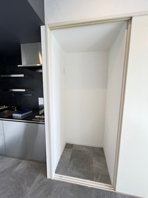 レジディア西麻布8階 冷蔵庫置場