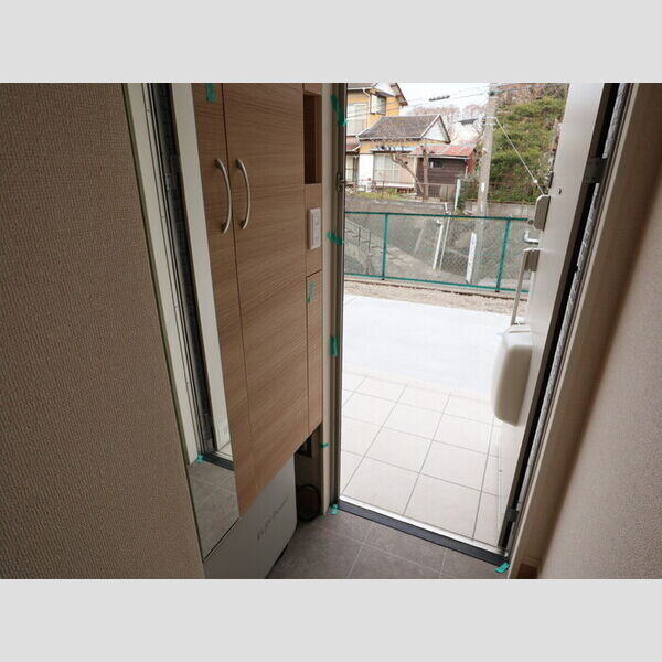 セレナオモダカ 玄関