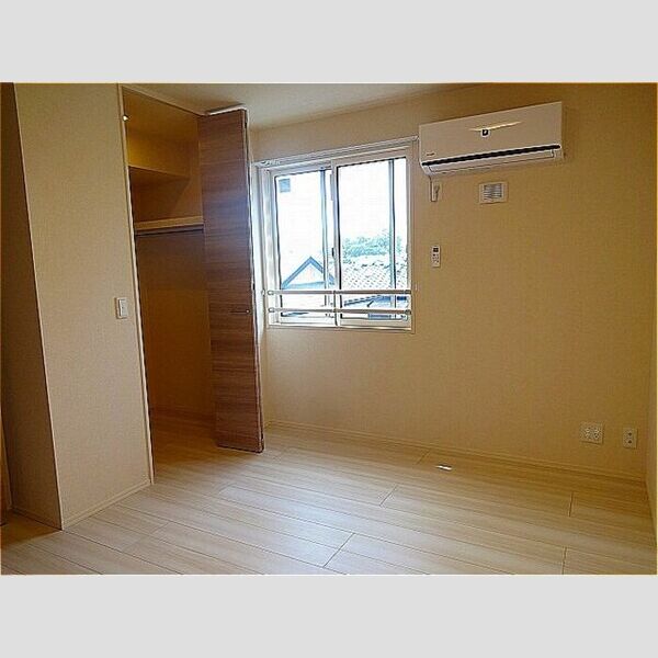 マーレ鴨川205号室 洋室