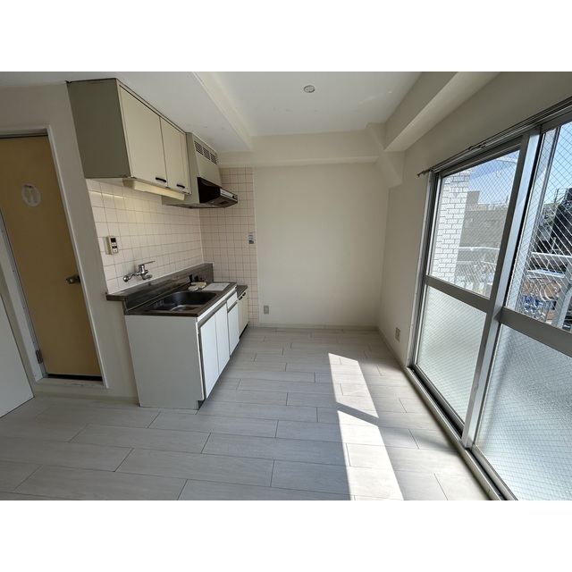 第5新井ビル リビング