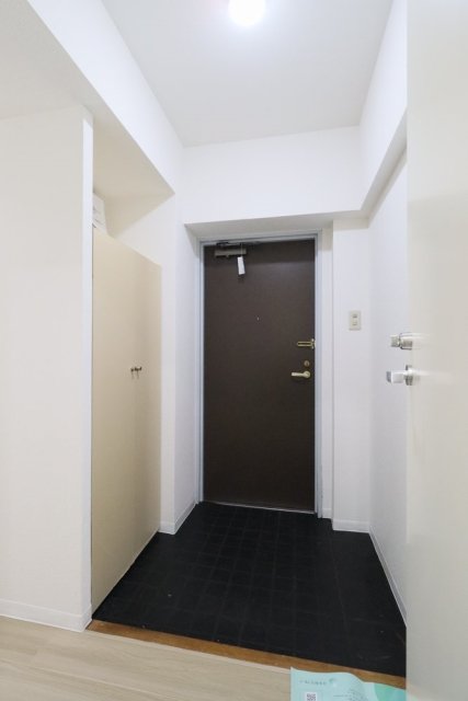 大成ルームズ1階 玄関