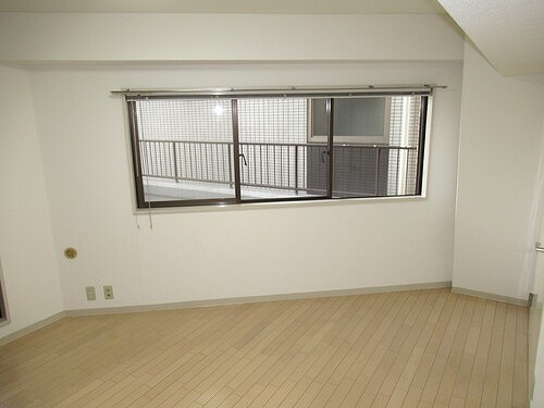 ライオンズマンション初台第３ 洋室