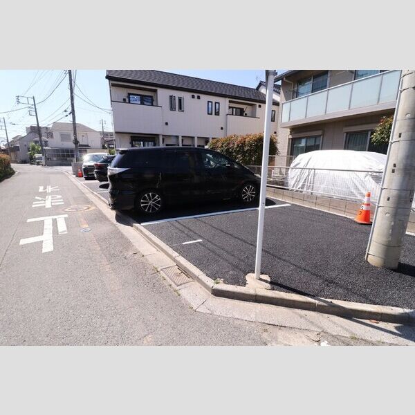 DCR大久保領家 駐車場