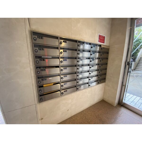 アブニール根岸 エントランス