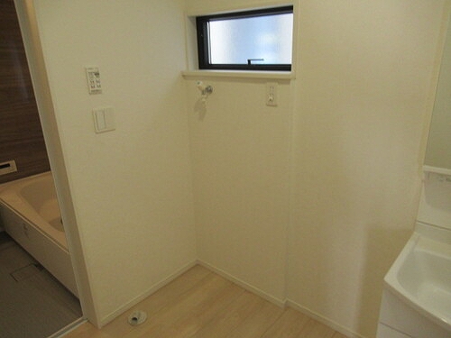 ふじみ野市西１丁目戸建 洗濯機置場