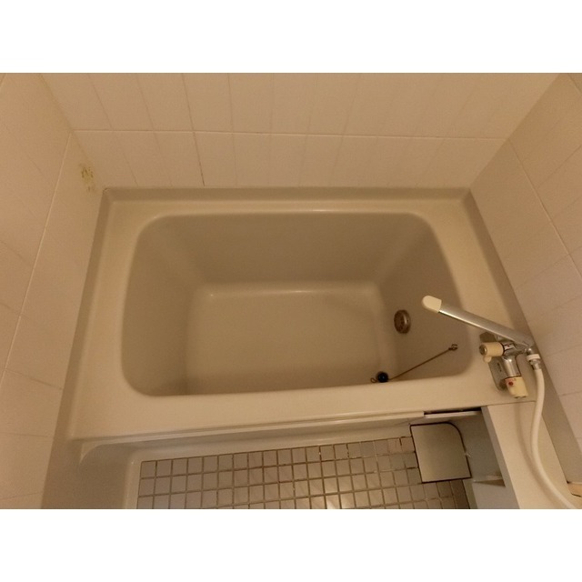 荒川5丁目貸戸建 ゆったりとくつろげるバスルーム