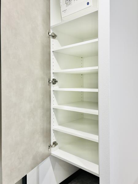 ＣＯＭＰＯＳＩＴＥ目黒鷹番1階 リビング