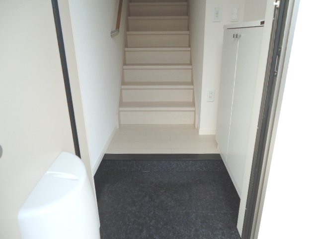 フィールドハイツ 玄関