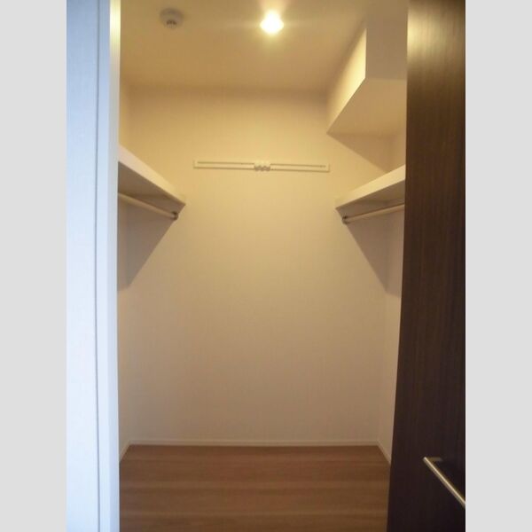 ブラウンヒルズ301号室 ウォークインクローゼット♪