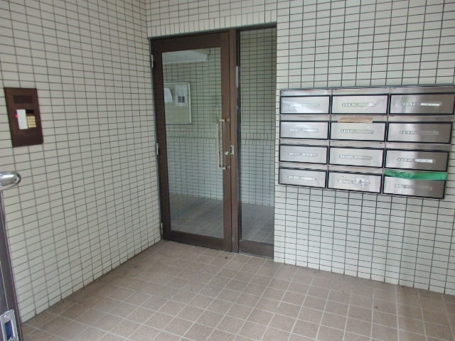メゾングレージュ エントランス