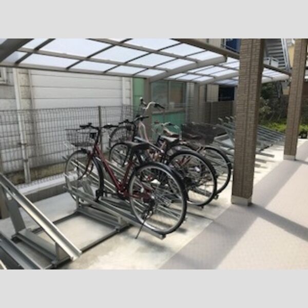 Charme cerisier(シャルム　スリジエ)210号室 駐輪場