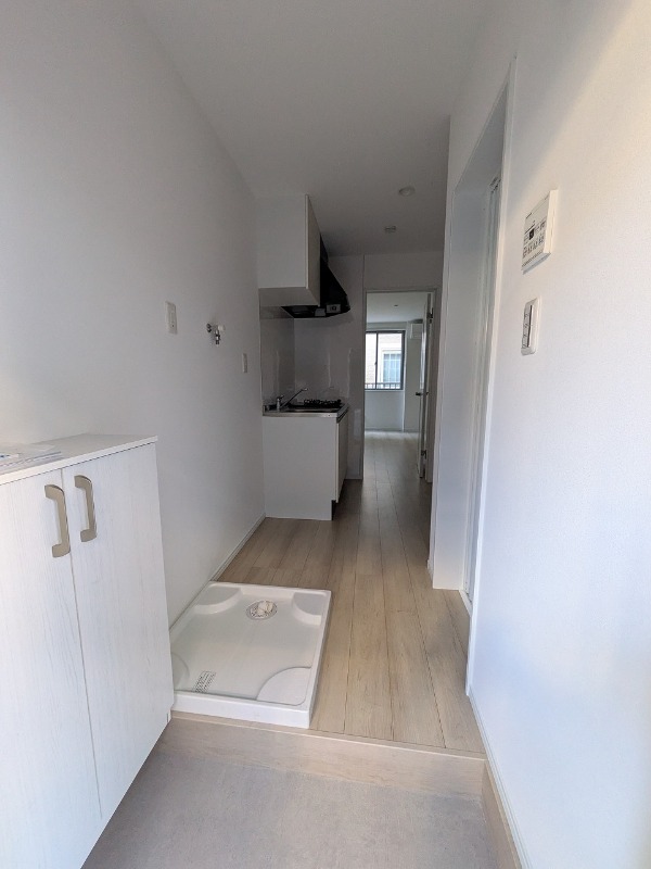 アリスワン南三咲(E-222)1階 玄関