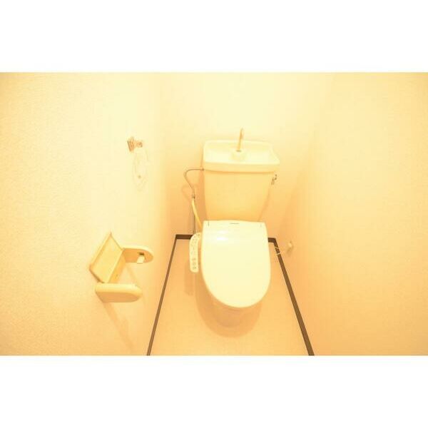 コートビレッジ辻堂203号室 トイレ