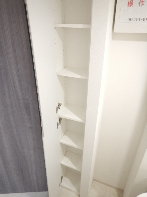 ガーラ・グランディ深川住吉4階 こまごまとしたものを収納できそうですね