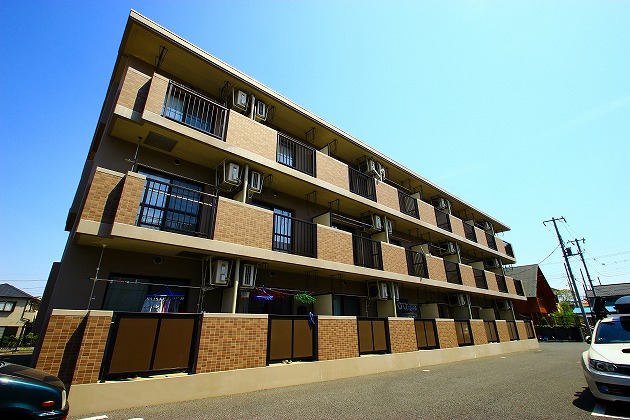 クローバーコート 外観