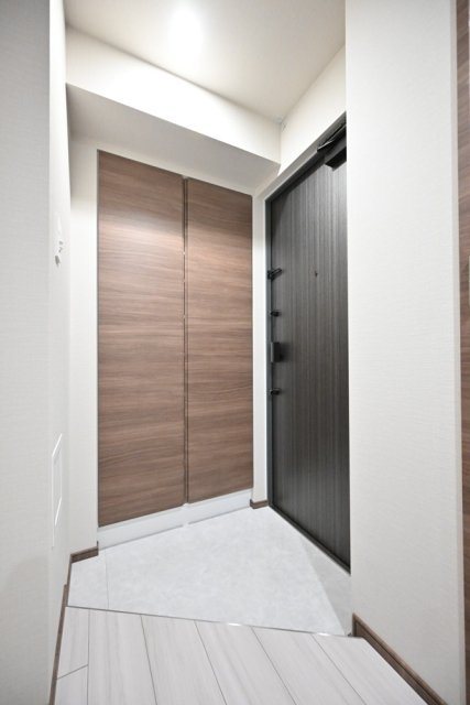 ＧＲＡＮＳＩＴＥ　ＮＡＫＡＭＥＧＵＲＯ 玄関