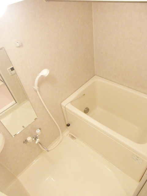 エルフレア三鷹0704号室 追焚機能、浴室乾燥機付きのバスルームです。