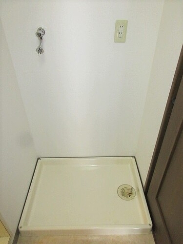 レクセル鶴川 室内洗濯機置場　※2021年9月撮影