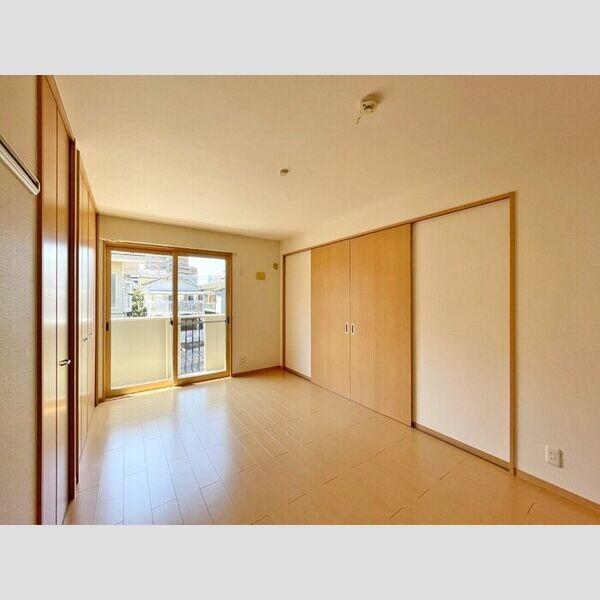 シャトル201号室 洋室