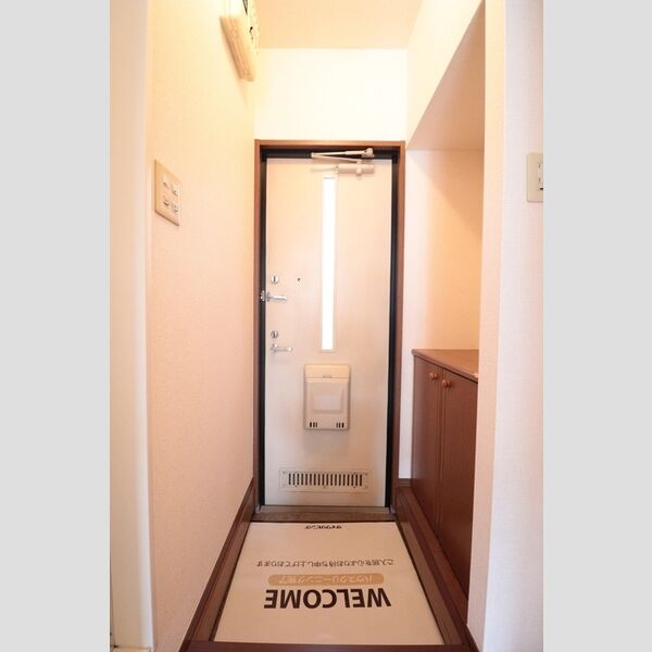 フルール武蔵野102号室 玄関