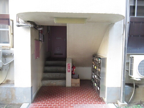 新宿ローヤルコーポ マンションエントランス