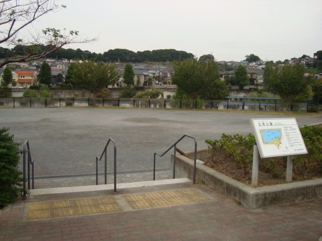 コンフォース101号室 公園まで100ｍ