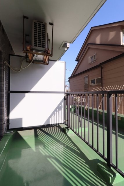 ライオンズマンション生麦南2階 バルコニー