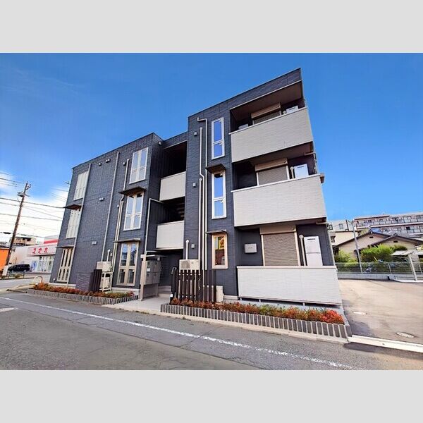 セジュール師岡町106号室 建物外観