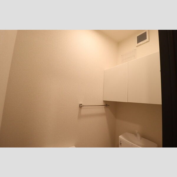 ボア・フォレット207号室 トイレ　棚