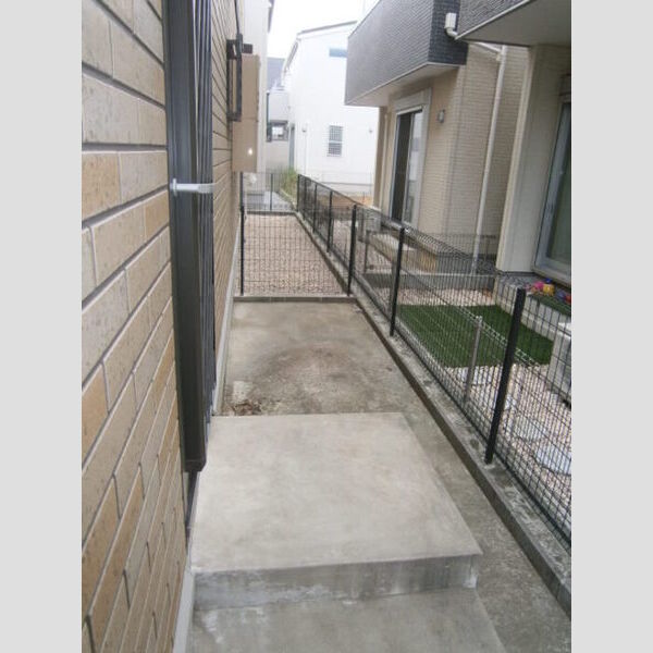 ソレーユ緑が丘102号室 勝手口