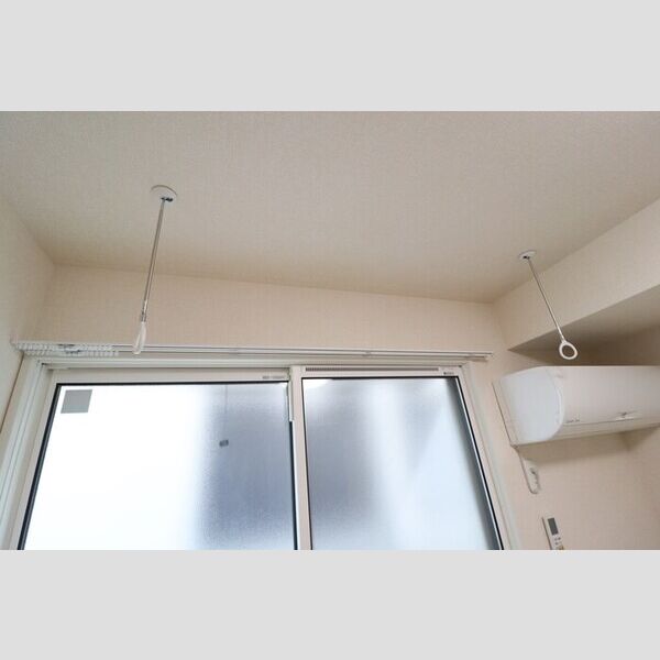 AXIS南流山101号室 室内物干し