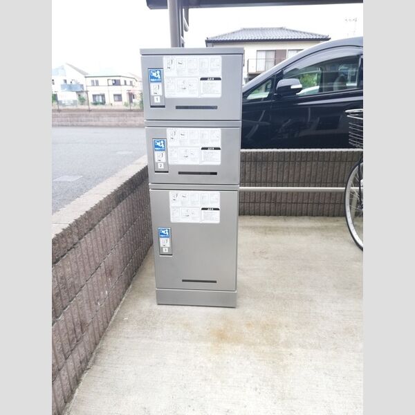 ロイヤルコート　D 宅配BOX設置しました!