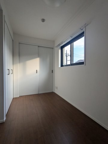 エルファーロ中野富士見町0205号室 リビング