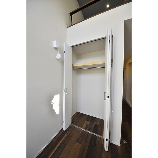 チトフナアパートメント2階 収納