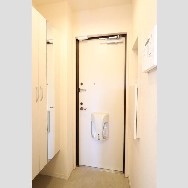 フェリーチェ湘南201号室 玄関