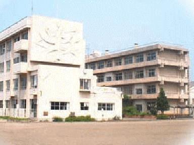 サルビア 厚木市立睦合中学校まで1,270ｍ