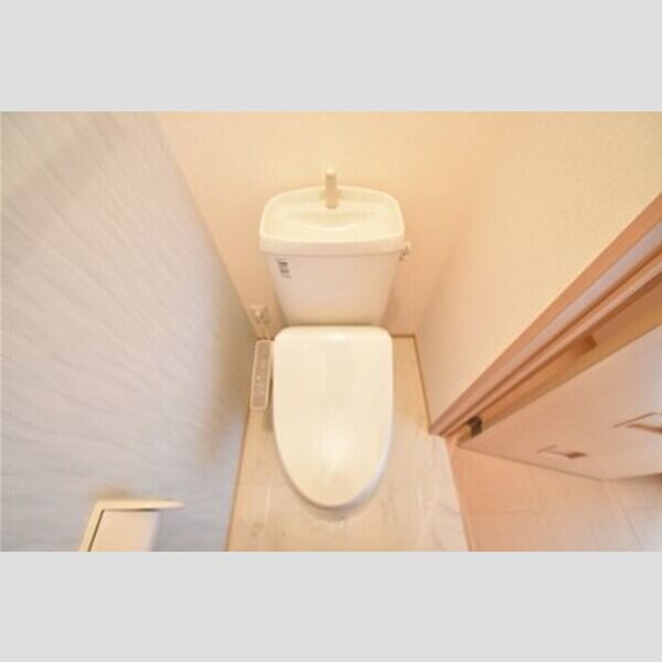 ラディアント103号室 トイレ