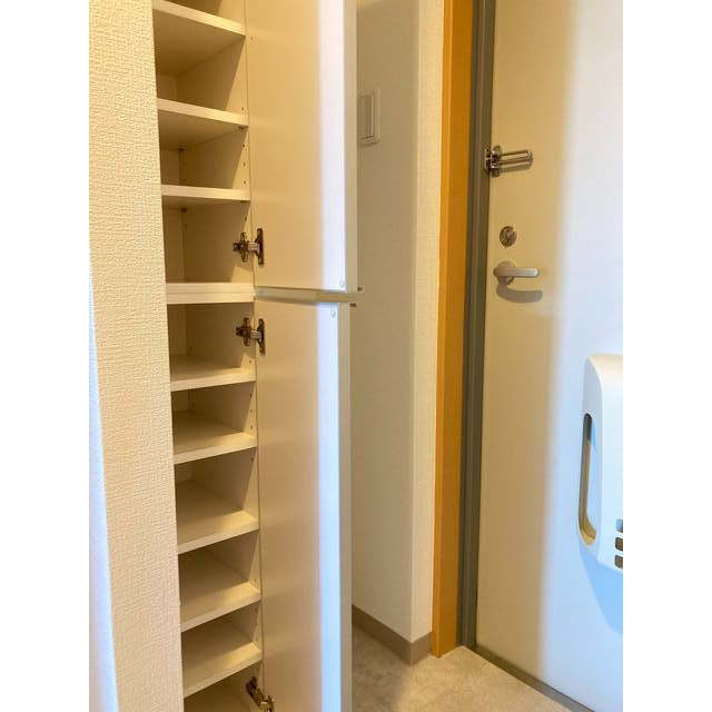 レオグランデ 靴箱