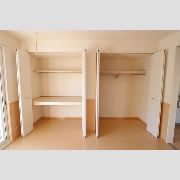 ラフィナート　Ⅲ クローゼット