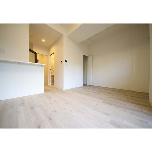 CRESCENT COURT 内観